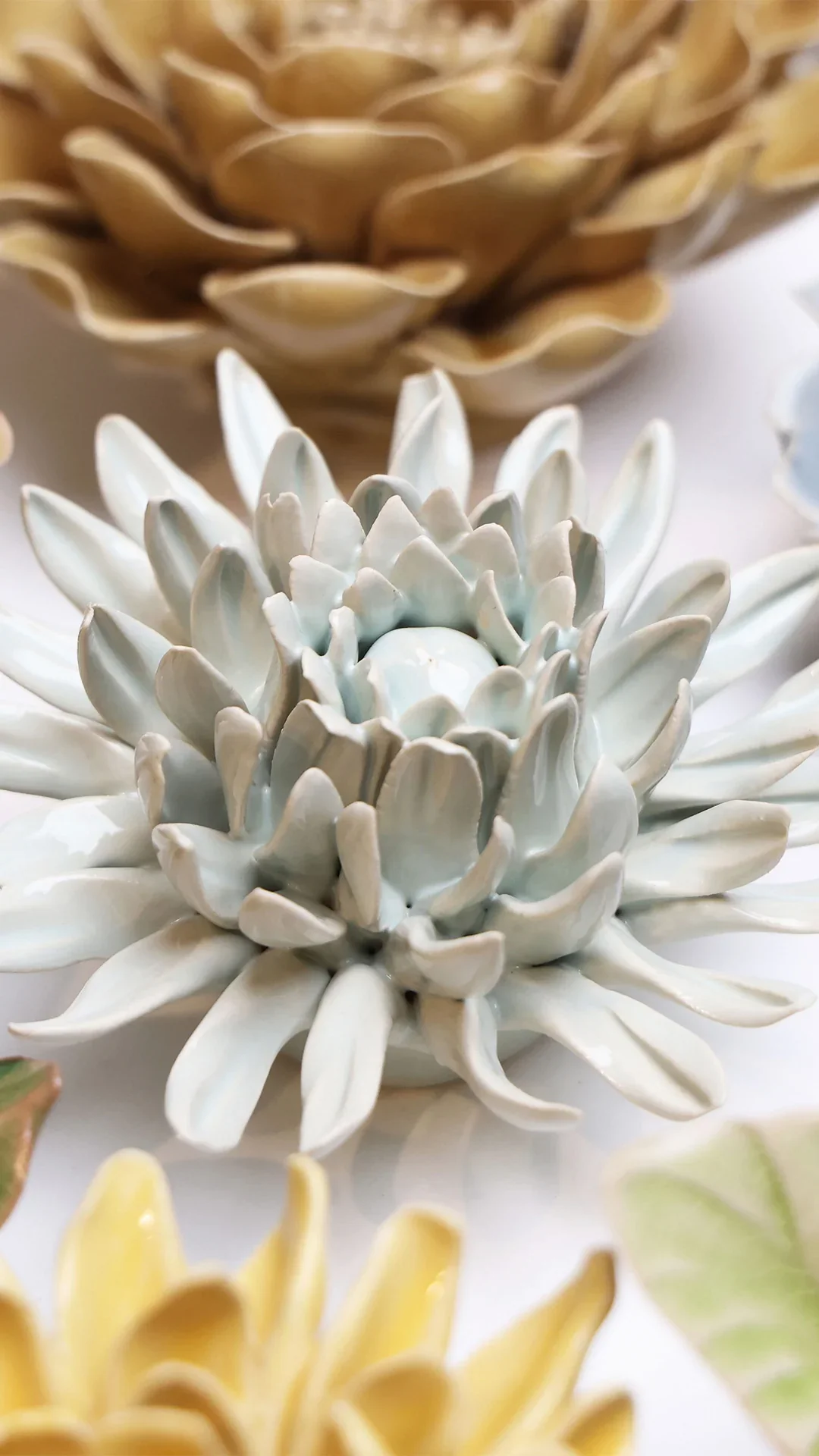 Panache Green Spider Mum - Image 4
